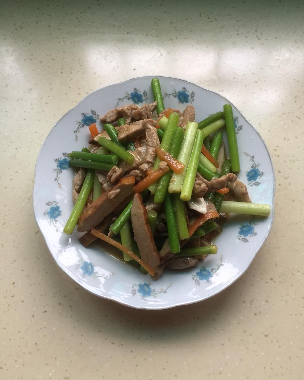 肉丝炒蒜苗