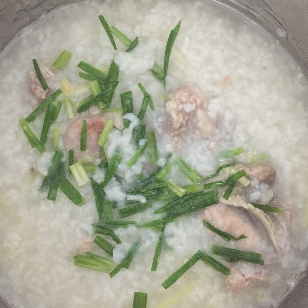 泥巴坨1做的咸骨粥