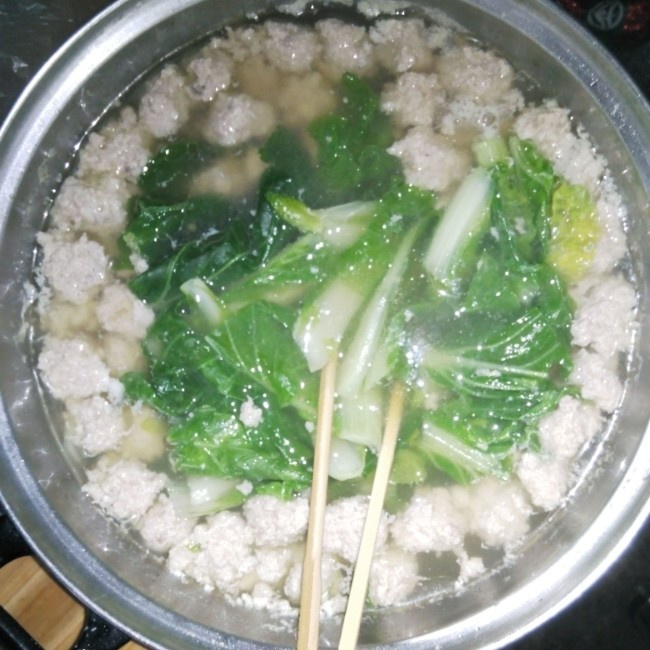 小白菜丸子汤