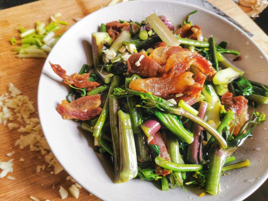 贤妻amanda做的腊肉炒红菜苔