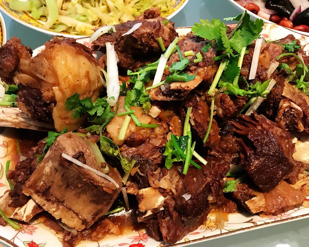 一扫而空的红烧牛肋排的做法