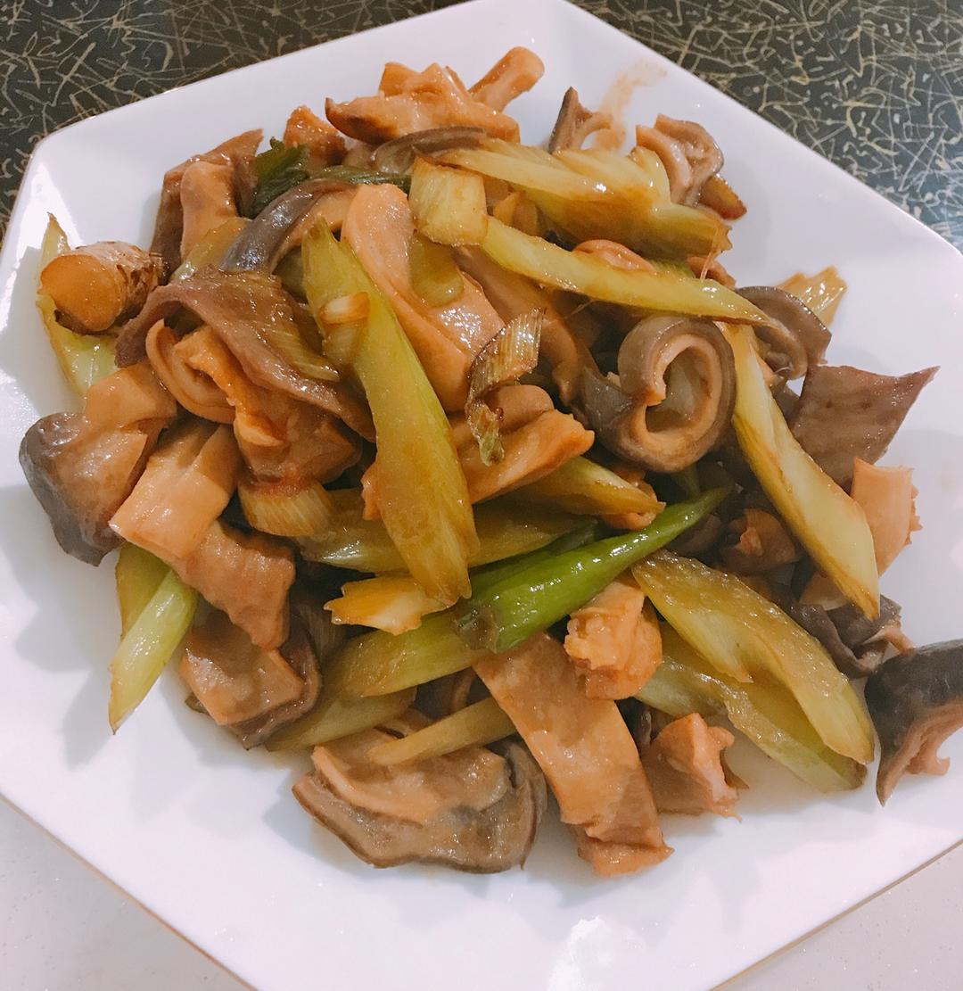 芹菜炒猪肚
