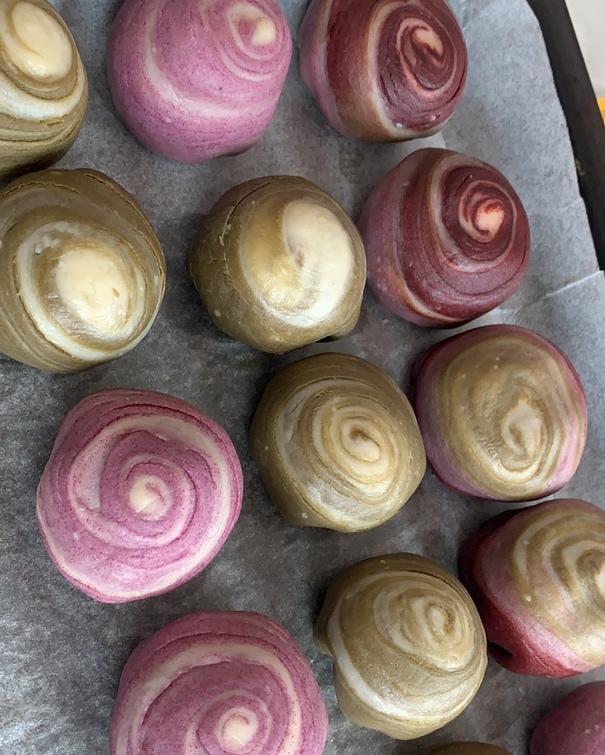 蛋黄酥~紫薯、抹茶、原味~花好月圆，中秋快乐~内附一次做六色蛋黄酥方法~