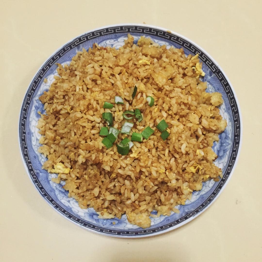 据说是 正宗酱油炒饭