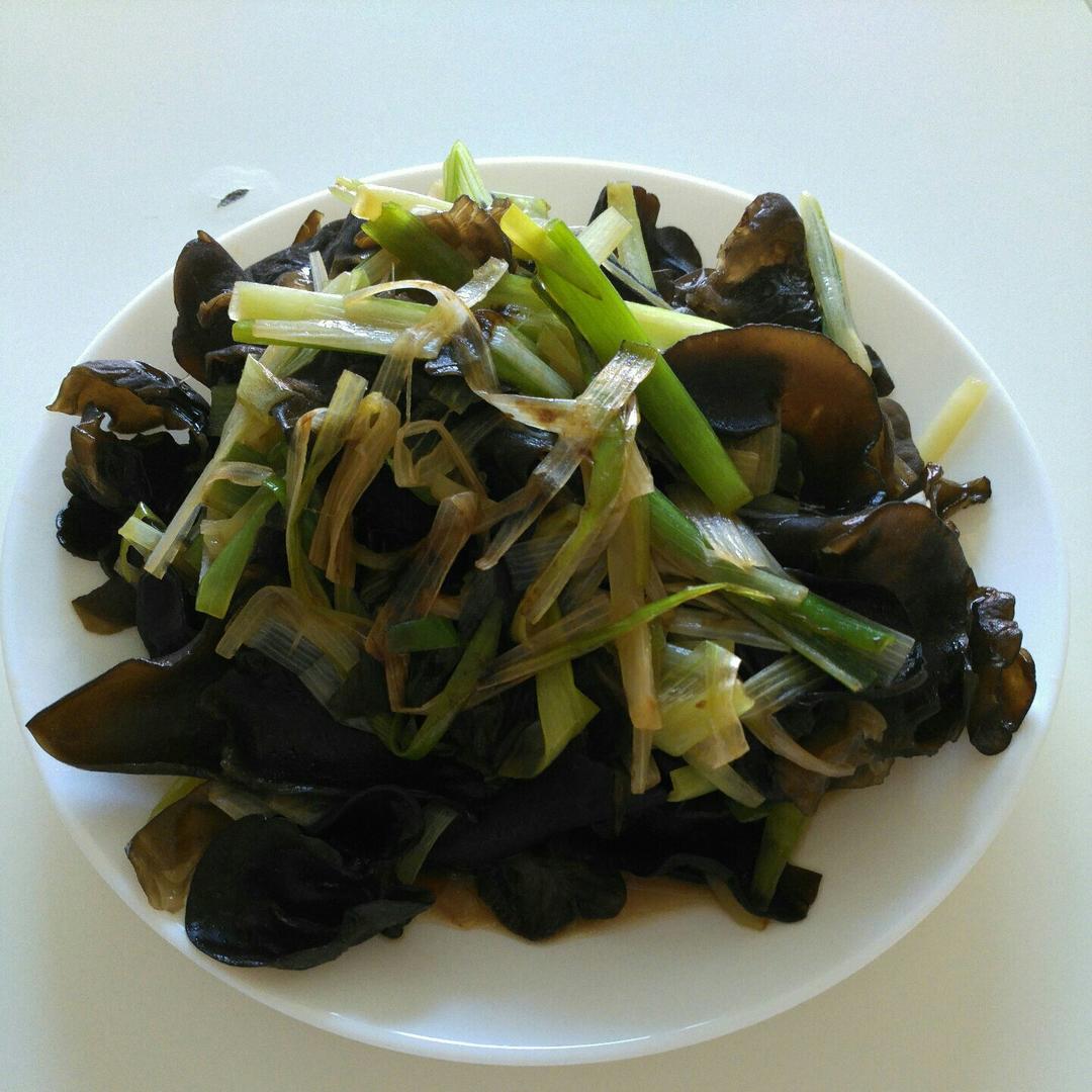 大葱烧木耳