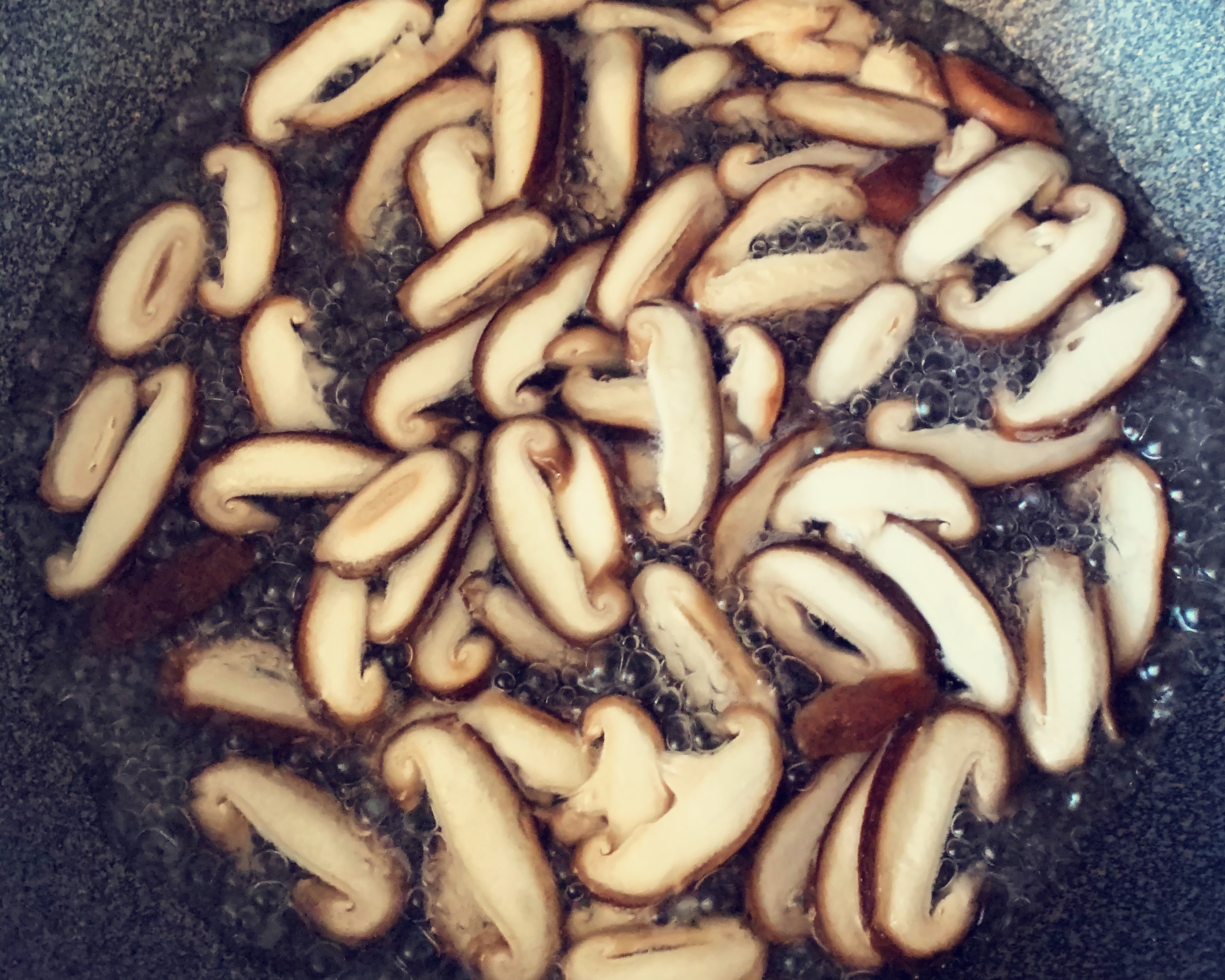 培根土豆焖饭的做法 步骤2