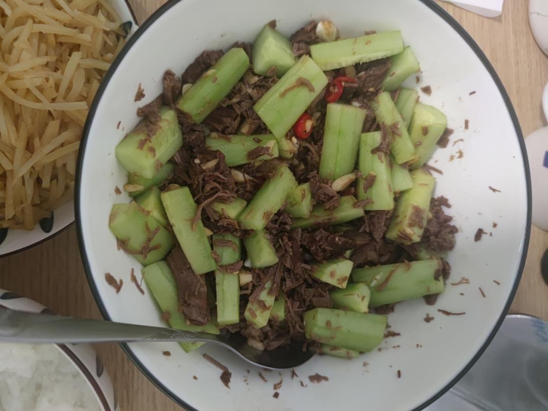 凉拌黄瓜牛肉