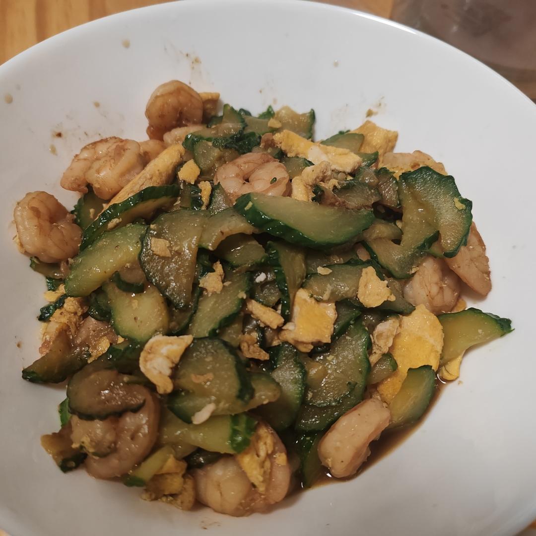 黄瓜炒鸡蛋虾仁基础版简单版