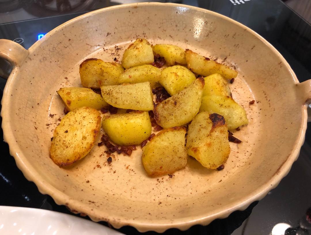 迷迭香椒盐烤脆皮土豆-北鼎食谱