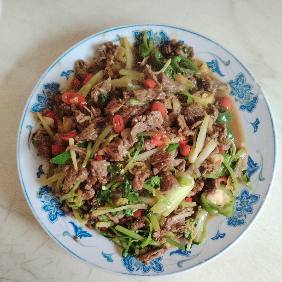 小炒牛肉（肉嫩味香）