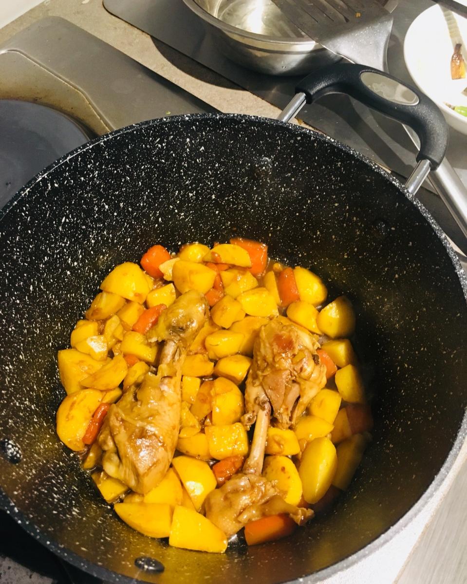 土豆焖鸡腿