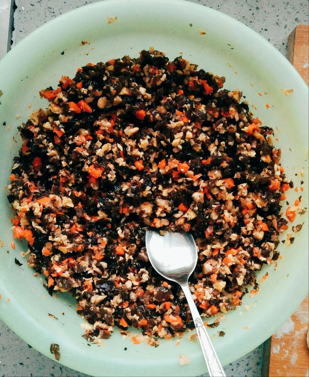 胡萝卜鸡蛋香菇木耳素馅饺子