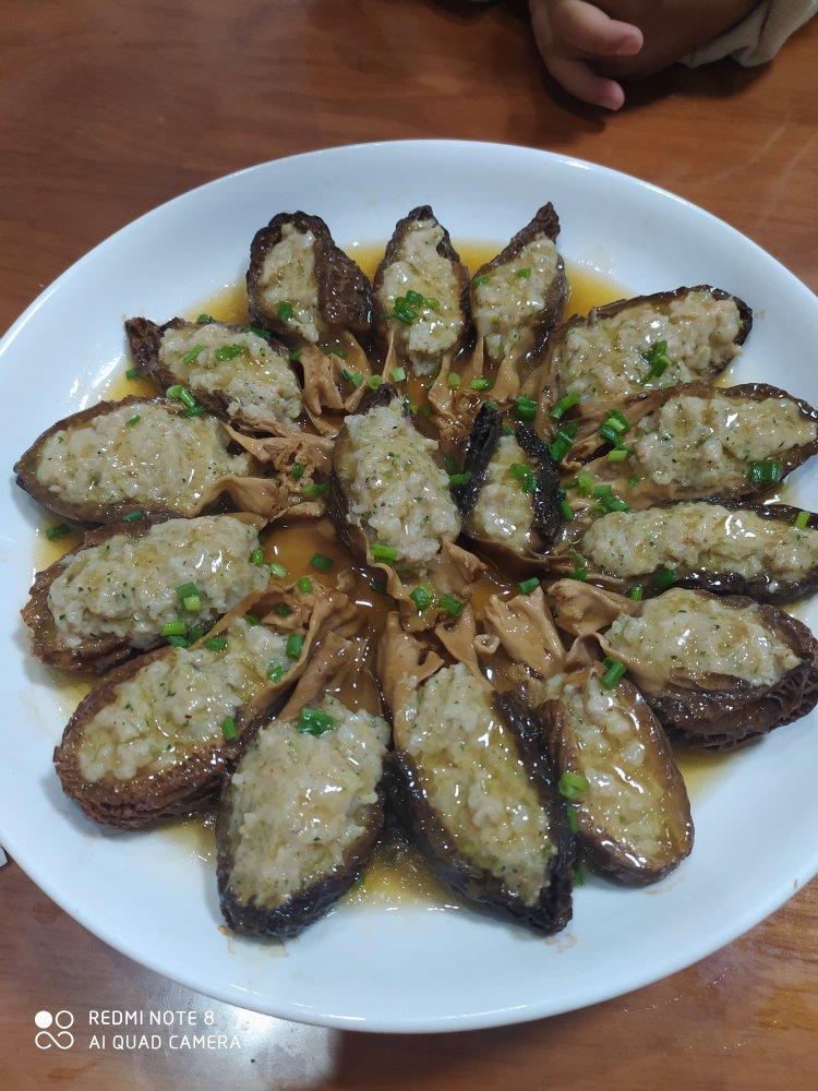 鲜甜的肉酿羊肚菌