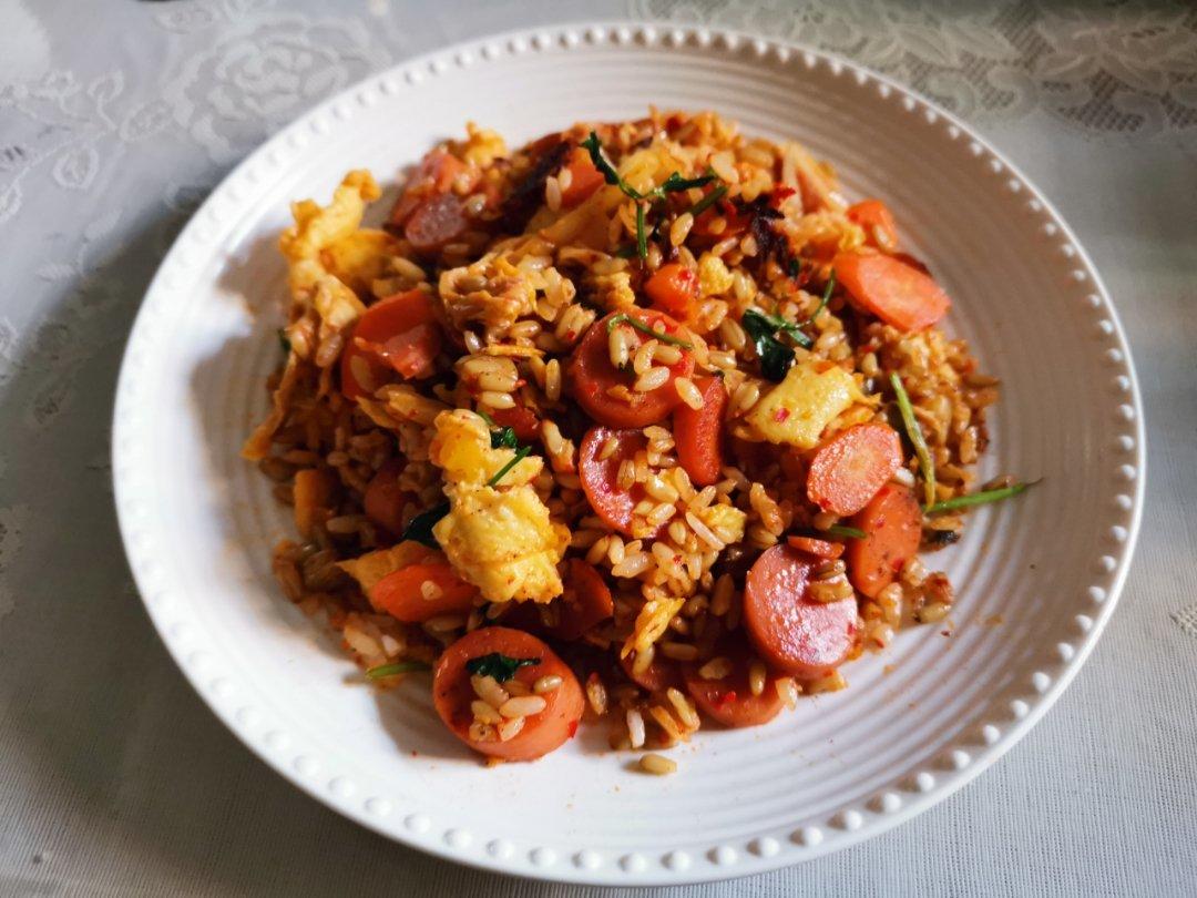 辣白菜鸡蛋炒饭