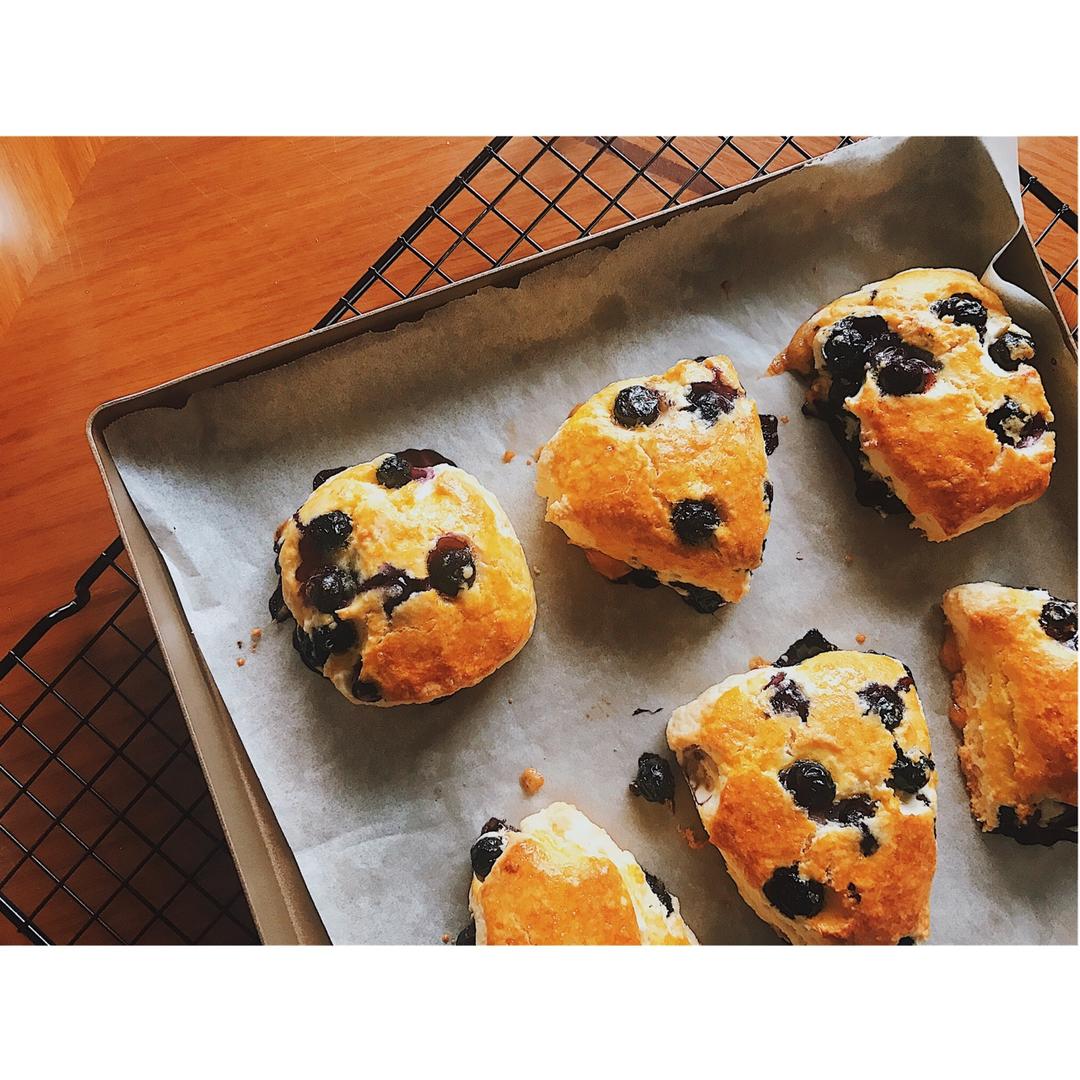 爆浆蓝莓司康Blueberry Explosion Scone