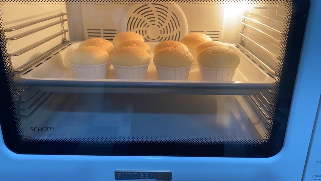 不回缩不开裂戚风纸杯蛋糕