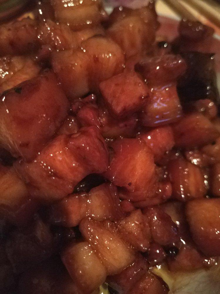 吃着碗里望着锅里的红烧肉