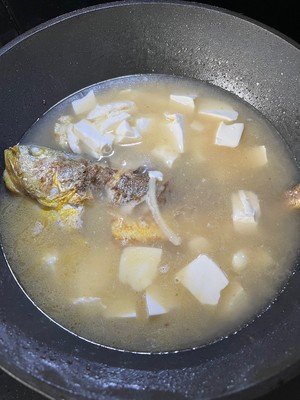 大黄鱼豆腐汤的做法 步骤4