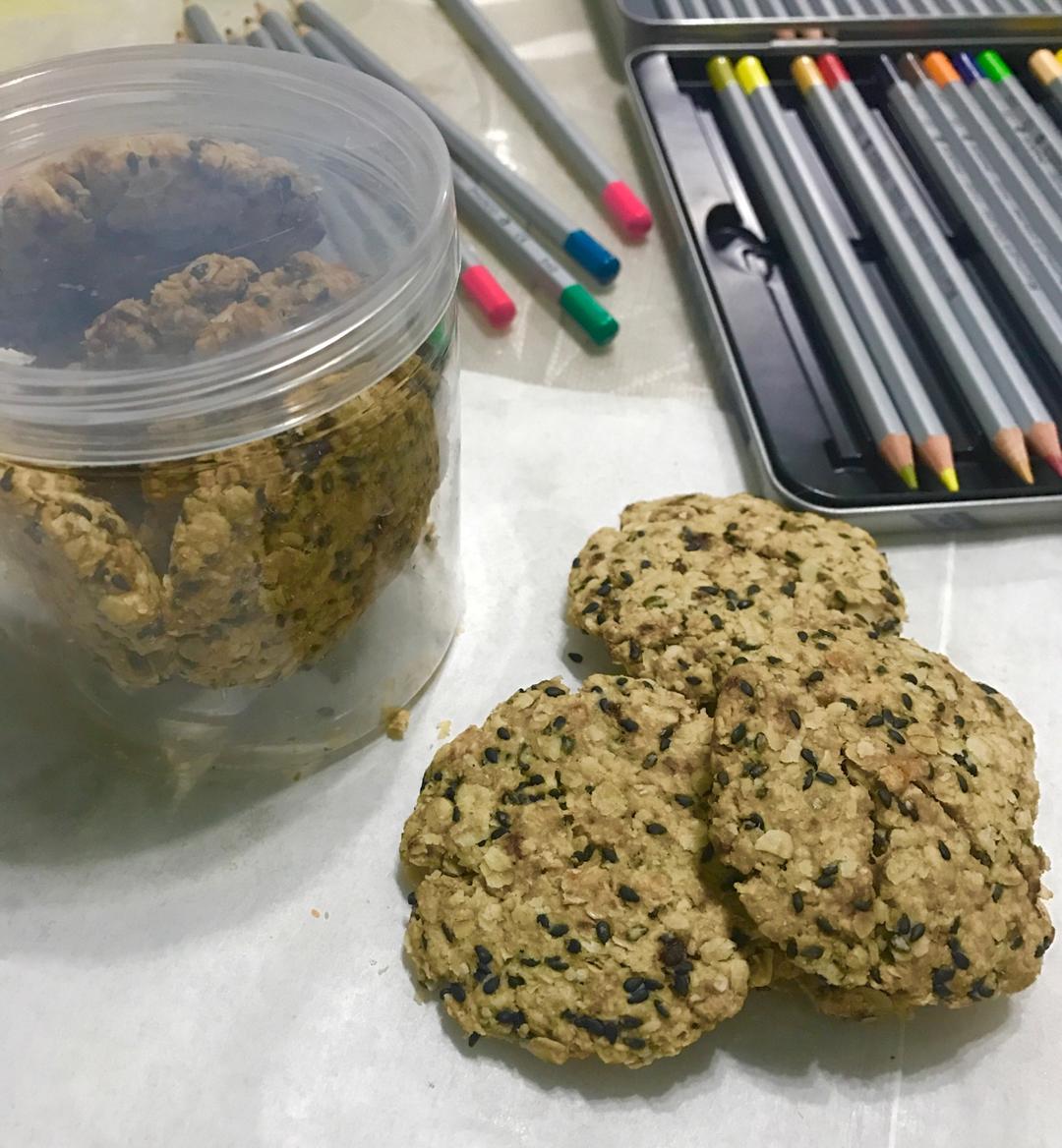 素食:有机燕麦芝麻大饼干