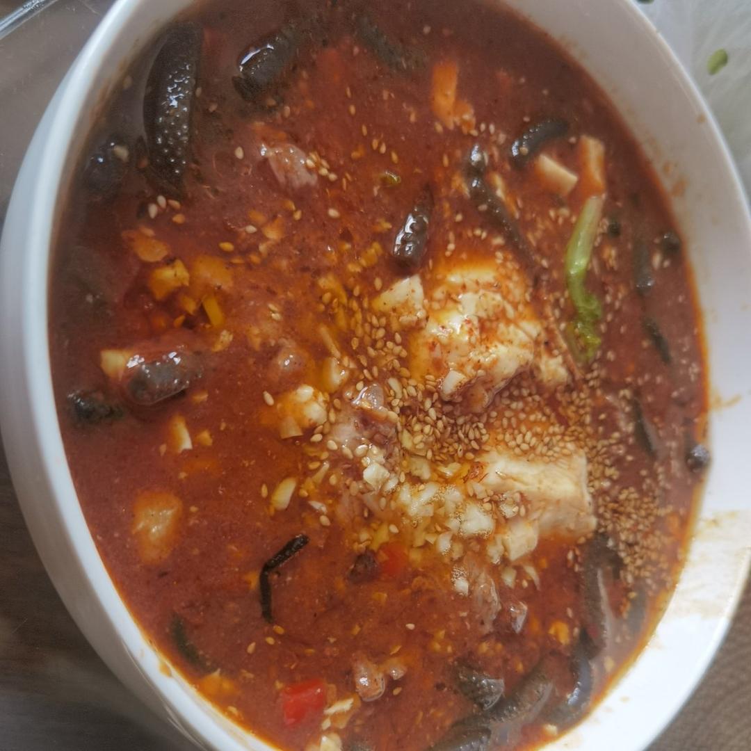 厨师长教你：“豆花水煮牛肉”做法，牛肉麻辣鲜香，豆花嫩滑入味