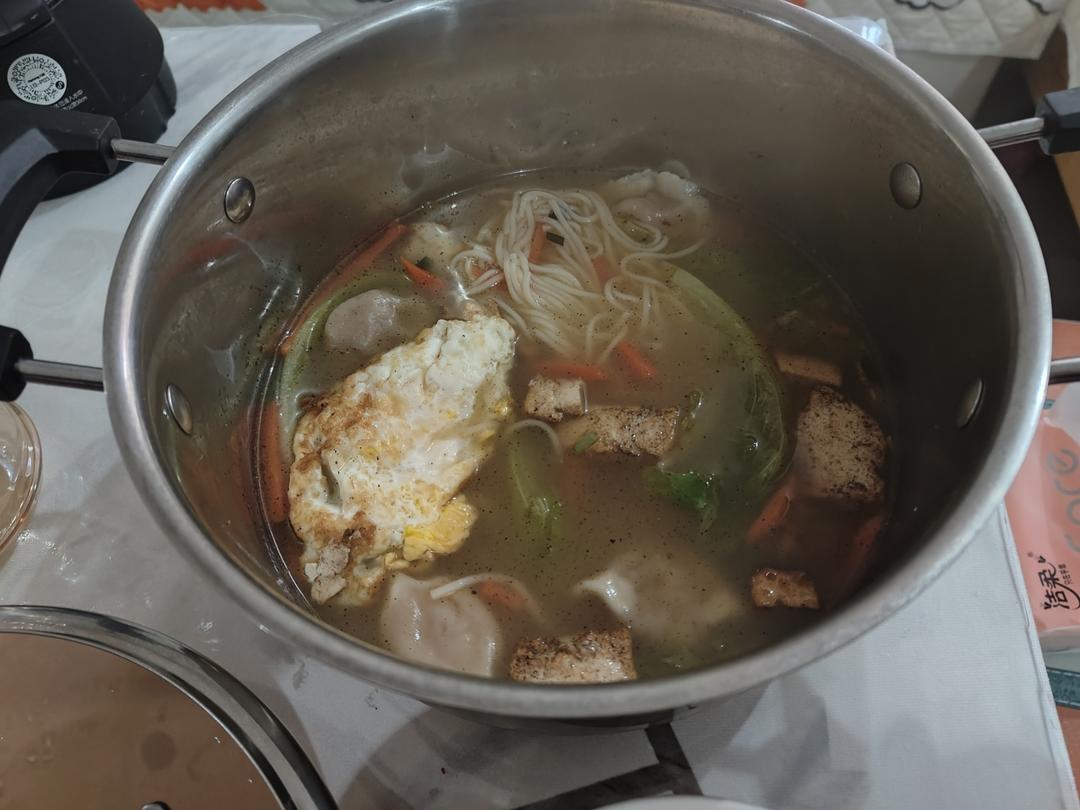 白菜鸡蛋豆腐鸡蛋汤面