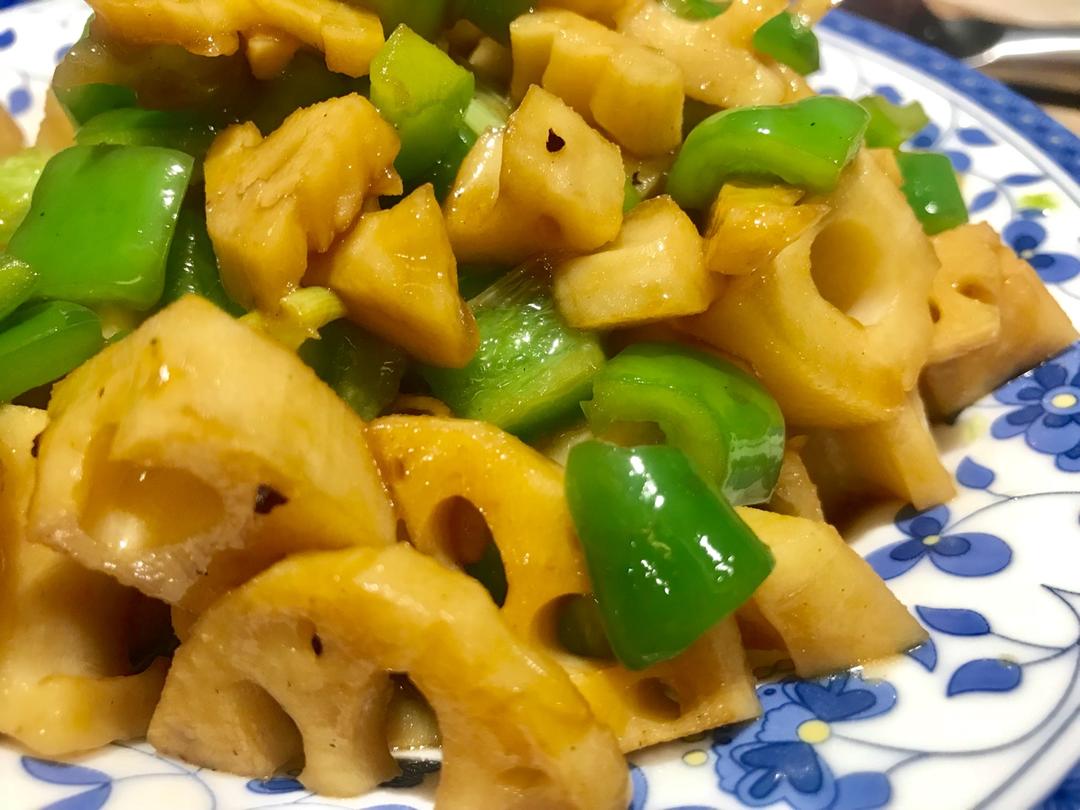 藕丁炒青椒