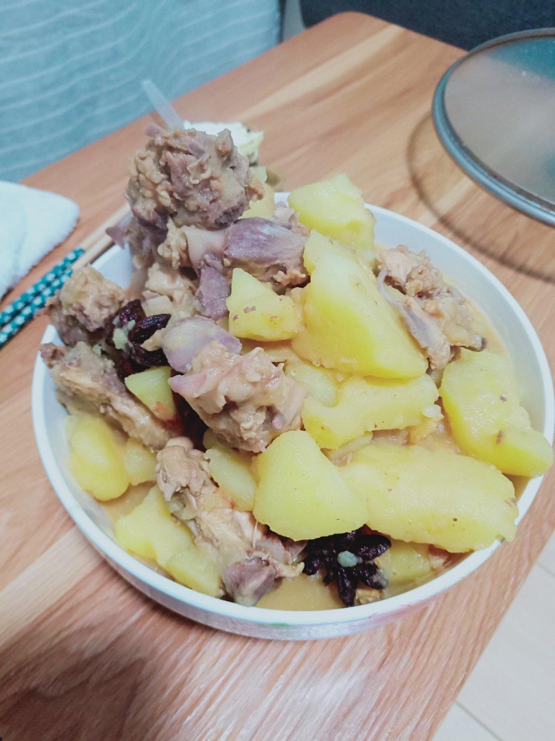 土豆炖鸡架