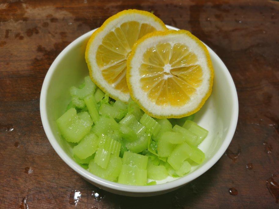 柠檬汁凉拌芹菜
