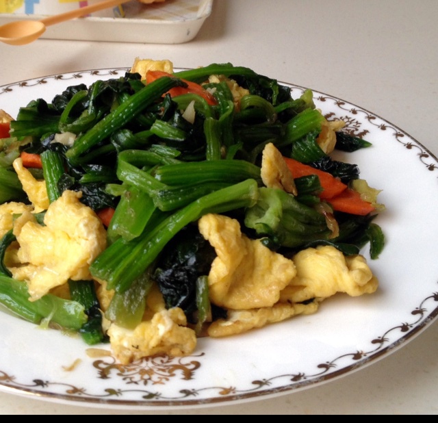 菠菜炒鸡蛋