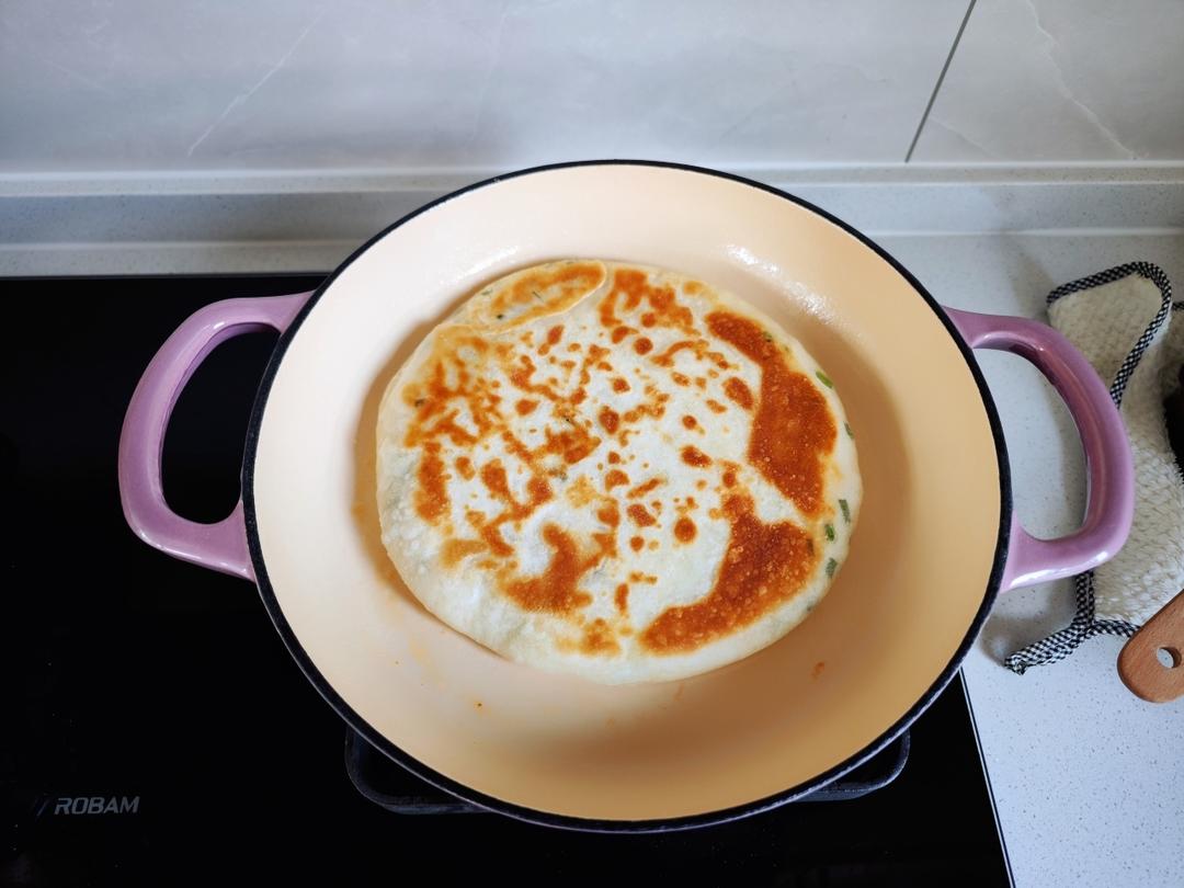 烙饼不硬的小窍门 掌握了你也能看出柔软多层凉了不硬的小油饼