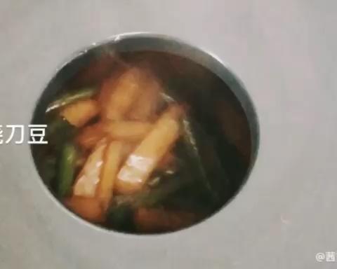 土豆烧刀豆的做法