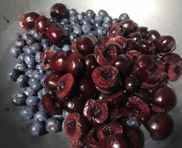 浓稠的樱桃蓝莓酱的做法