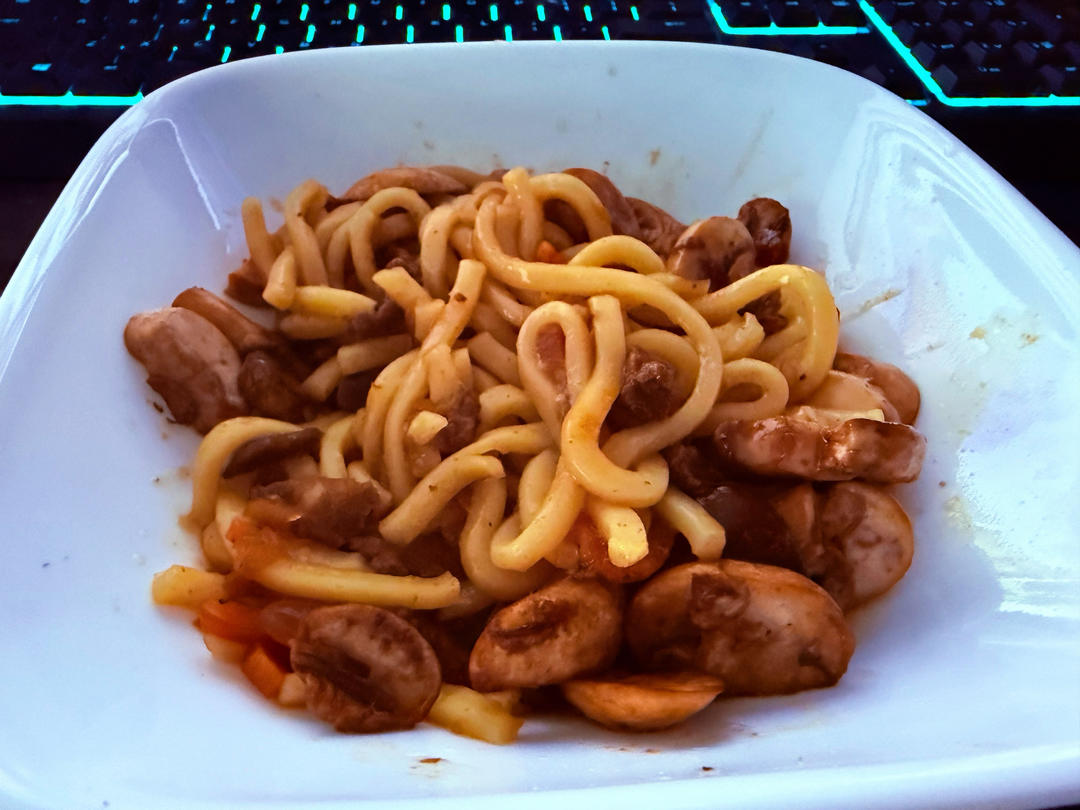 【日式牛肉炒乌冬面】