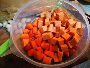 天冷了暖暖糖水 银杏腐皮+胡萝卜红薯丁 | 有啥做啥的做法 步骤3