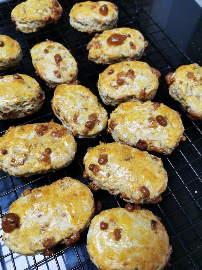 黑椒香葱培根芝士司康（咸香扑鼻）