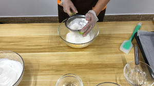 咸蛋黄火腿蛋糕卷的做法 步骤6