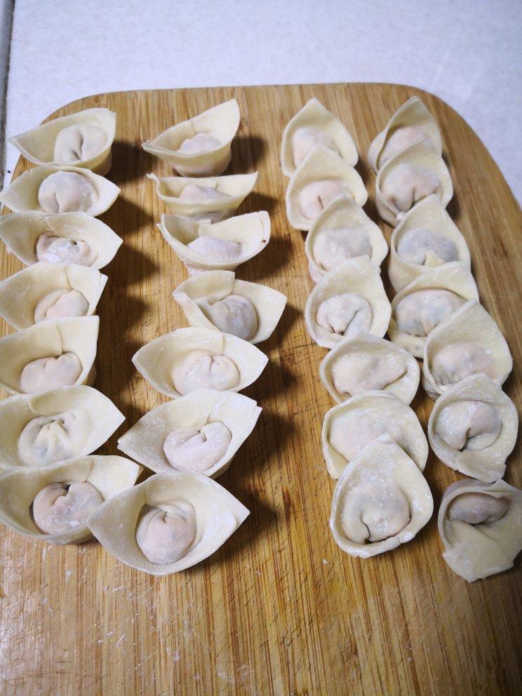 馄饨（两种包法）