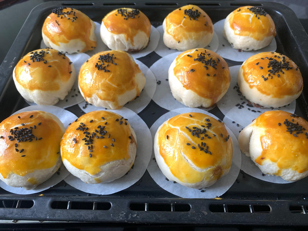 排四个小时队也买不到的鲜肉月饼，秘诀是放麻油！