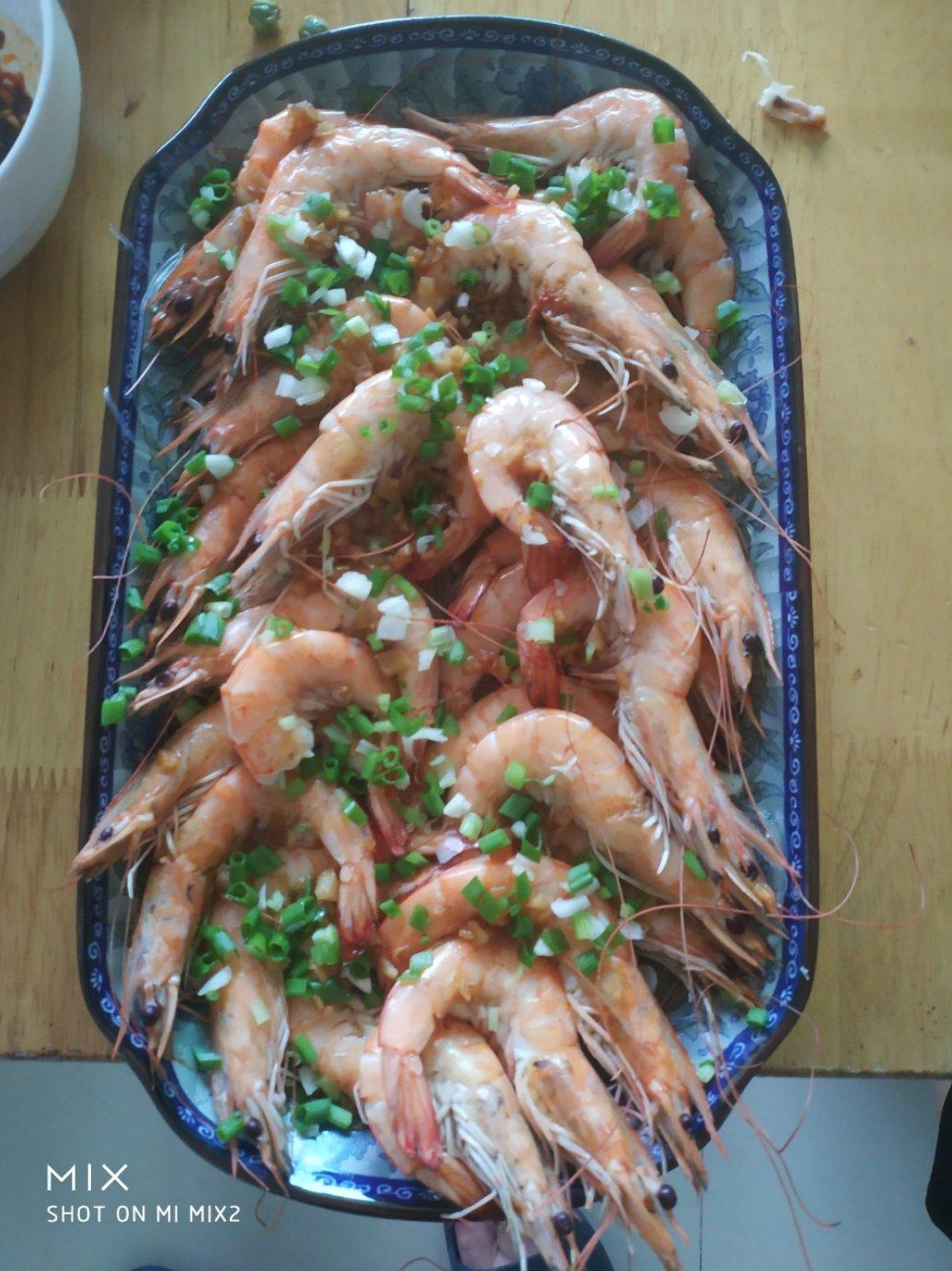 【蒜蓉粉丝蒸虾】