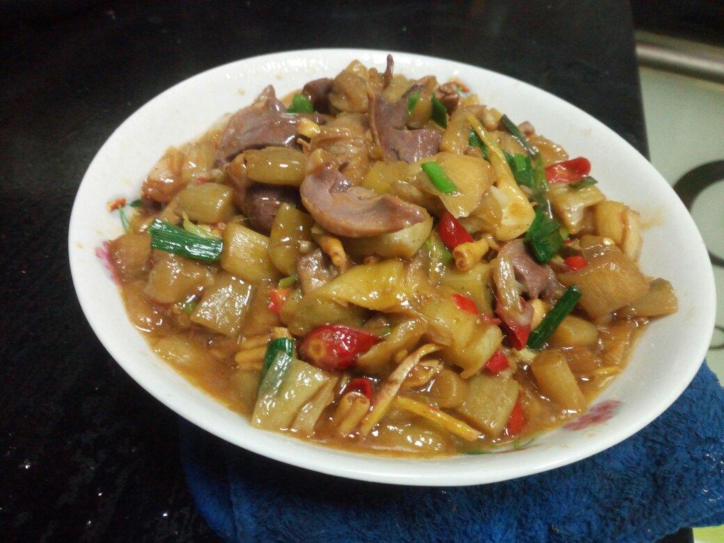 鸡胗花炒芋荷