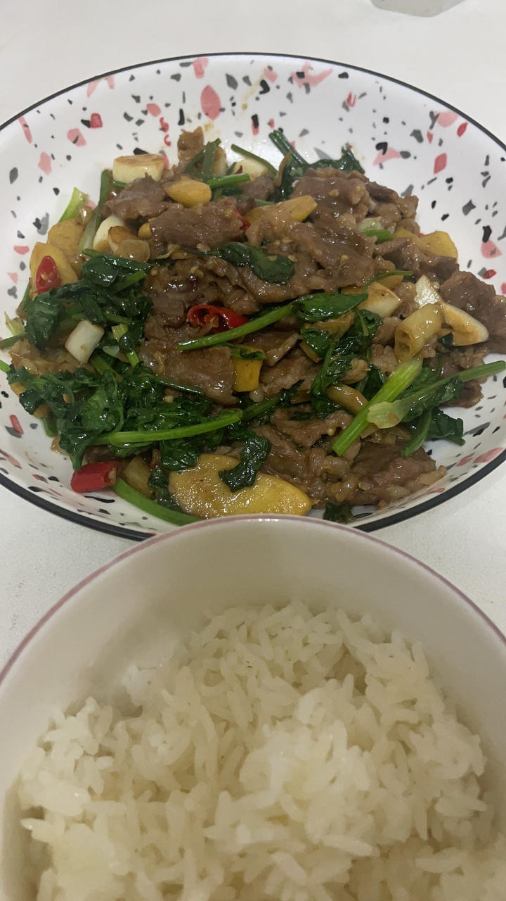 小炒黄牛肉，肉嫩味香！太好吃了简直是米饭杀手！