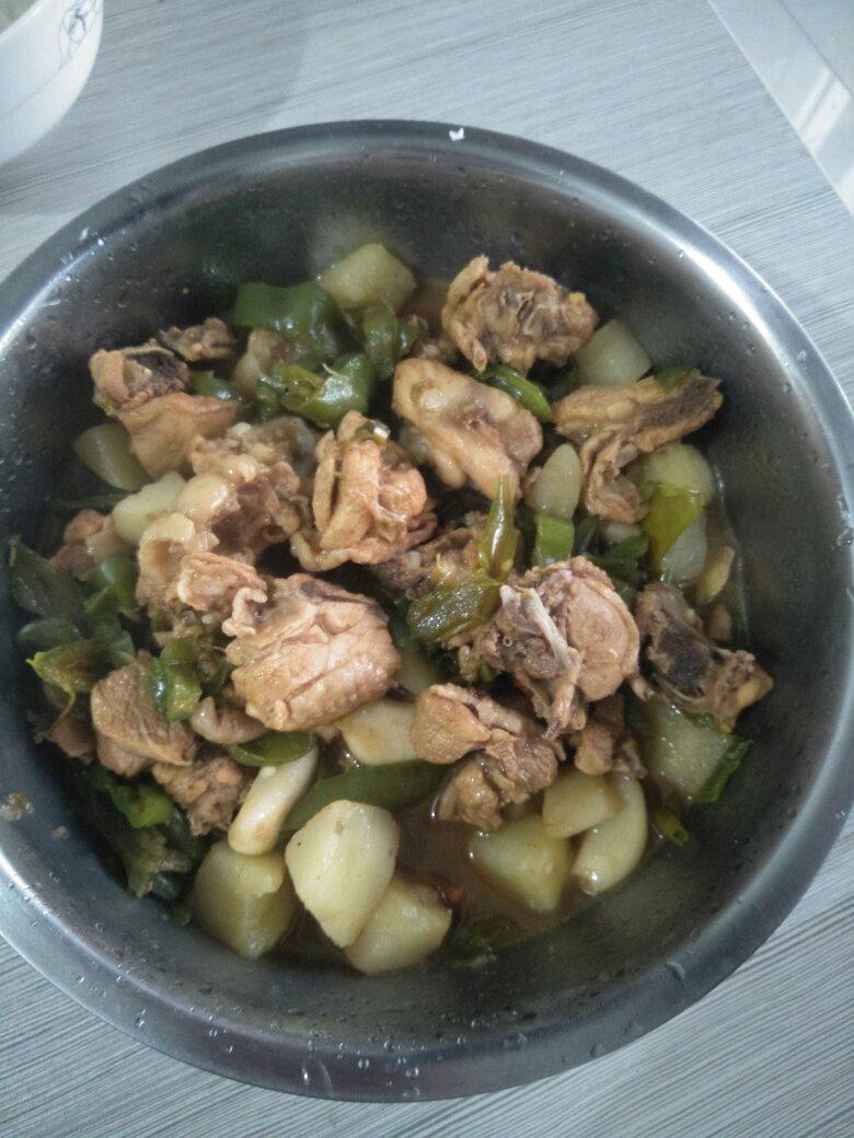土豆烧鸡块