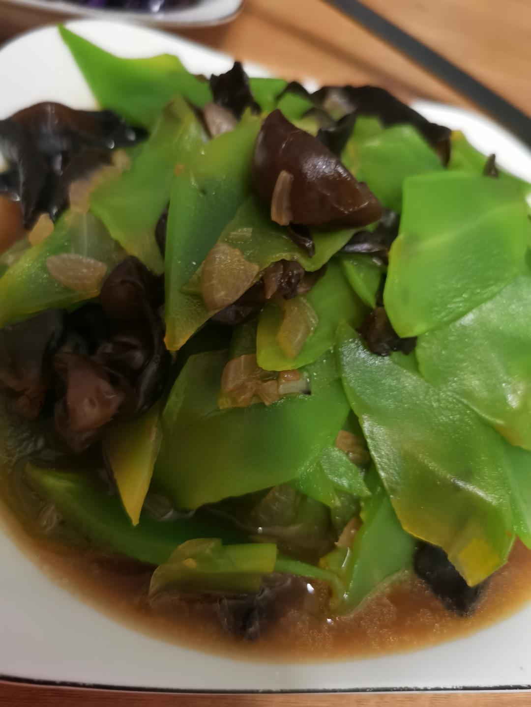 清炒莴笋炒木耳