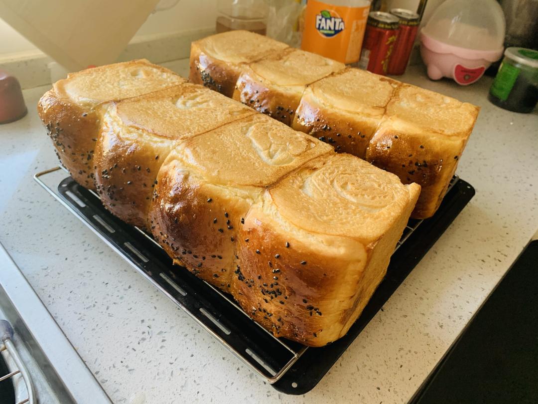 纯奶手撕吐司的做法 步骤1