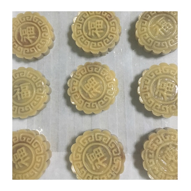 广式月饼——蛋黄莲蓉月饼