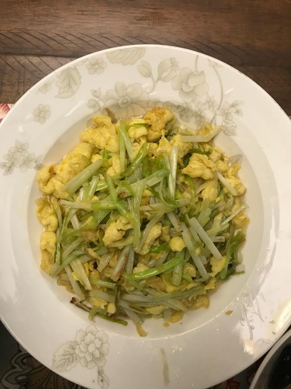 老丁的私房菜－韭黄炒鸡蛋