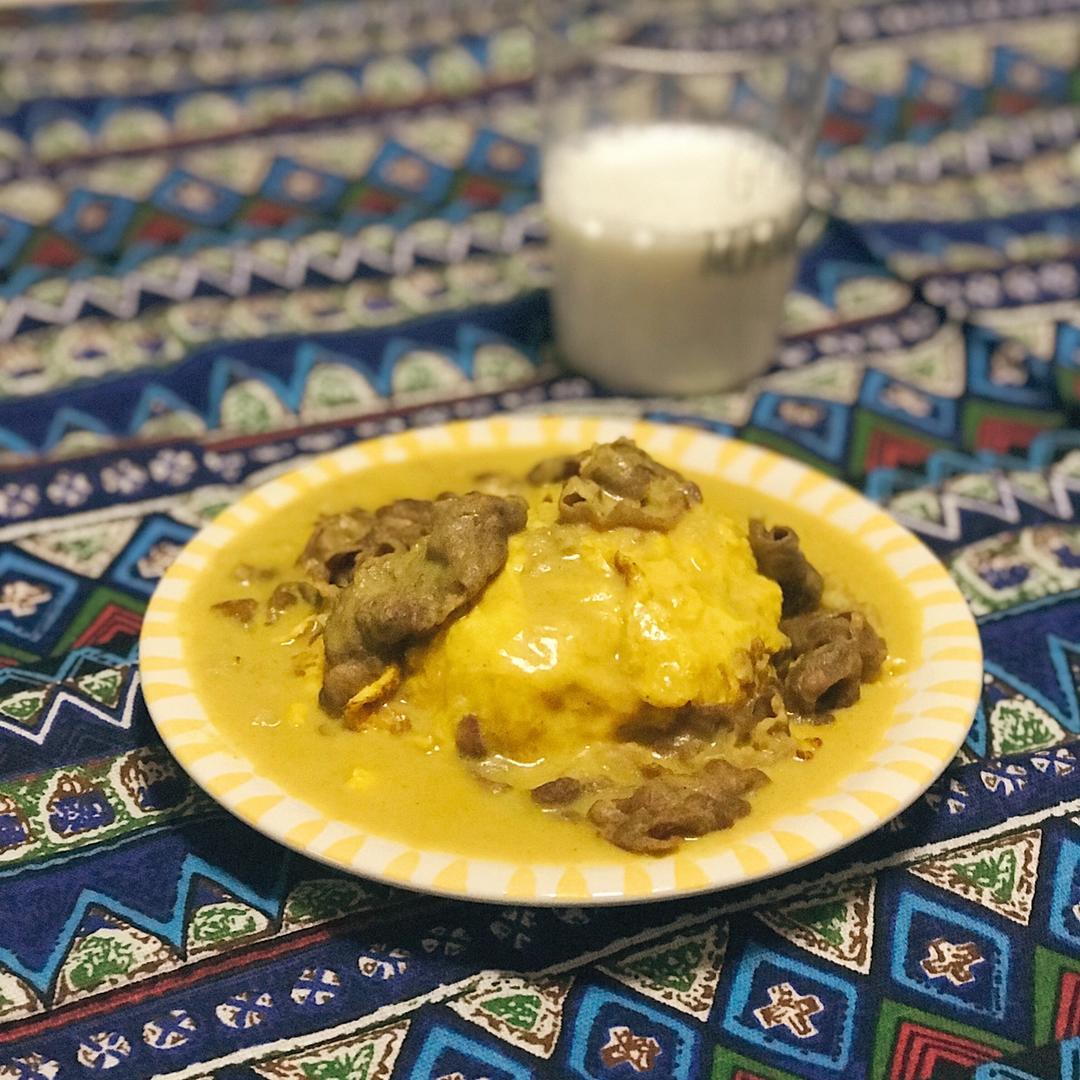 奶香鸡肉咖喱蛋包饭