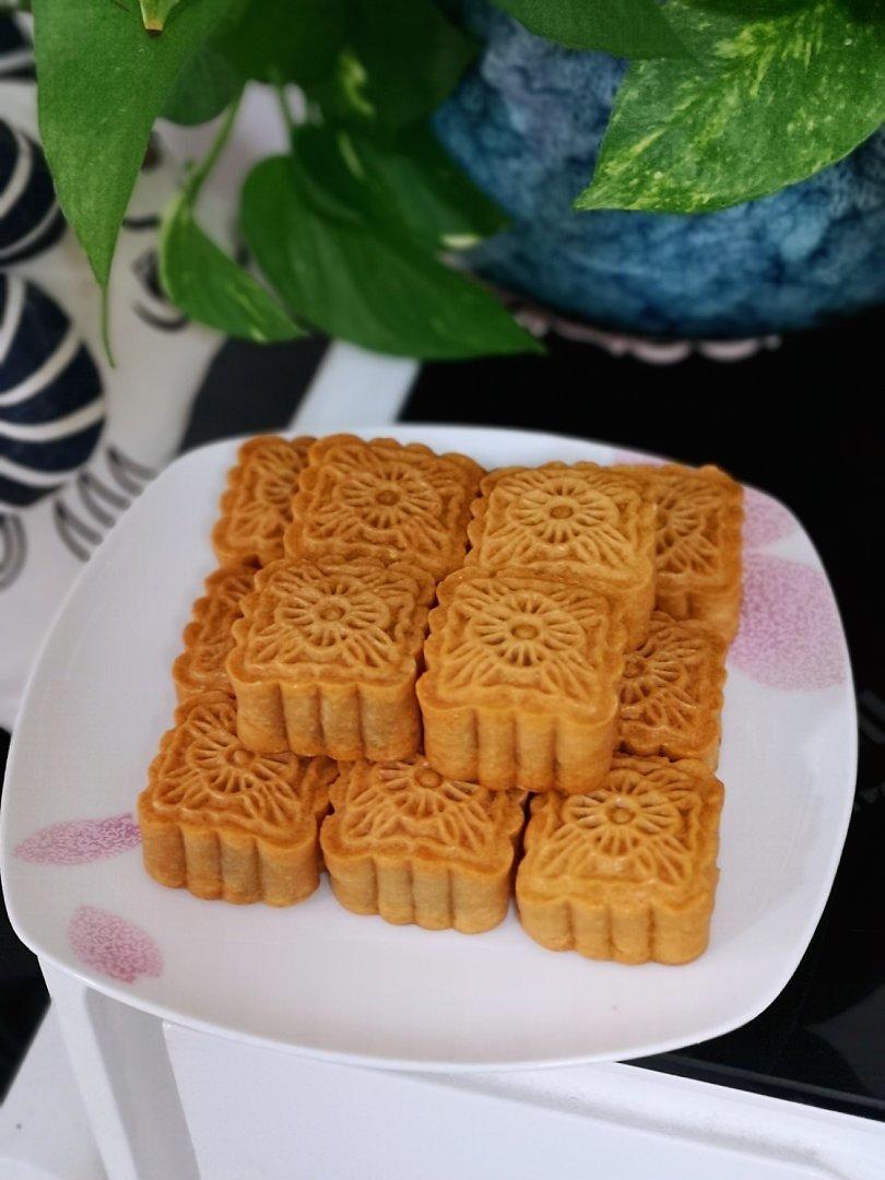 广式月饼——蛋黄莲蓉月饼