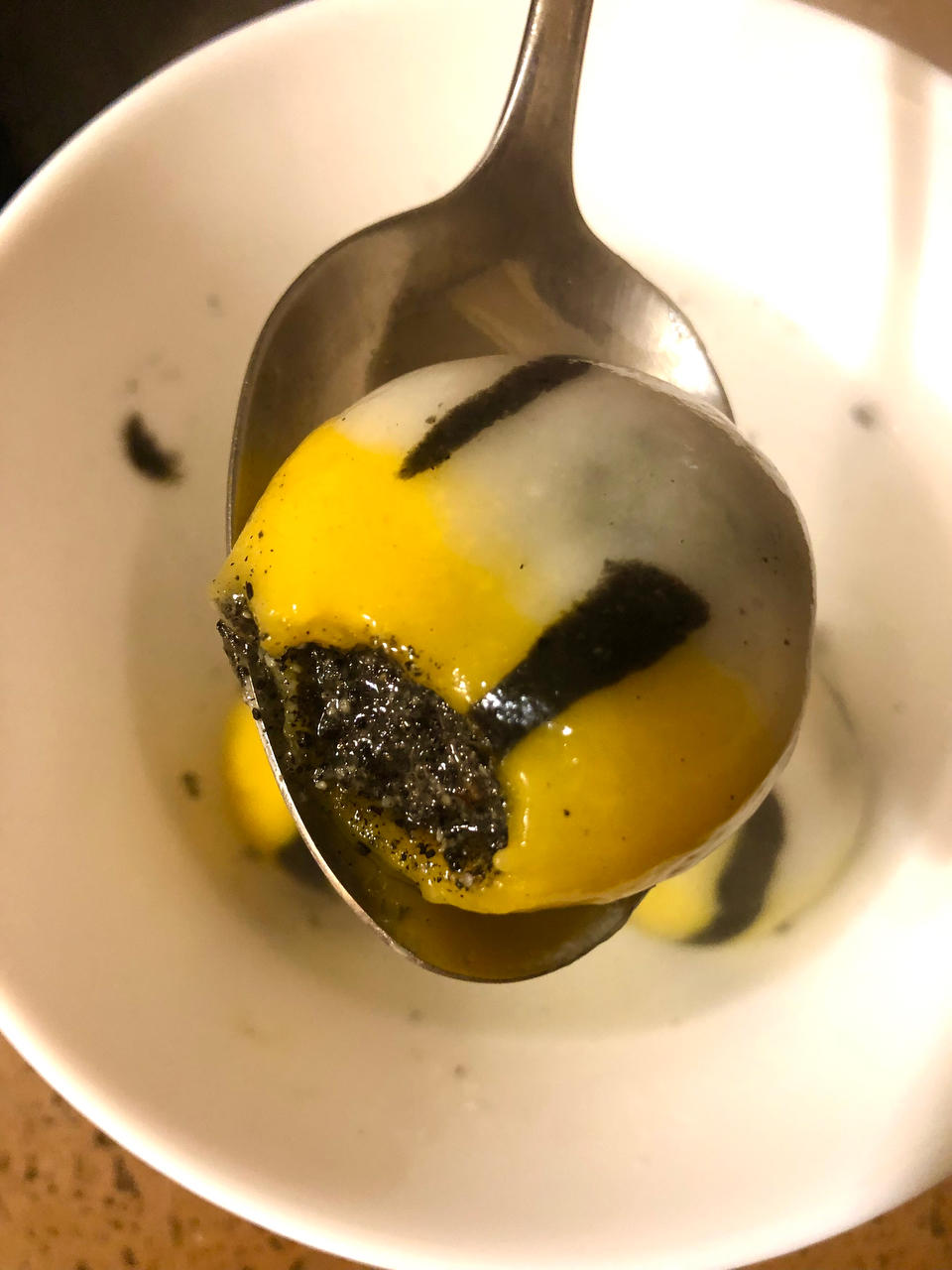 花生黑芝麻汤圆