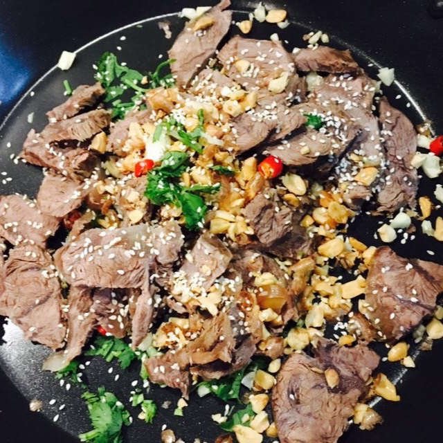 不用一滴油的干拌牛肉
